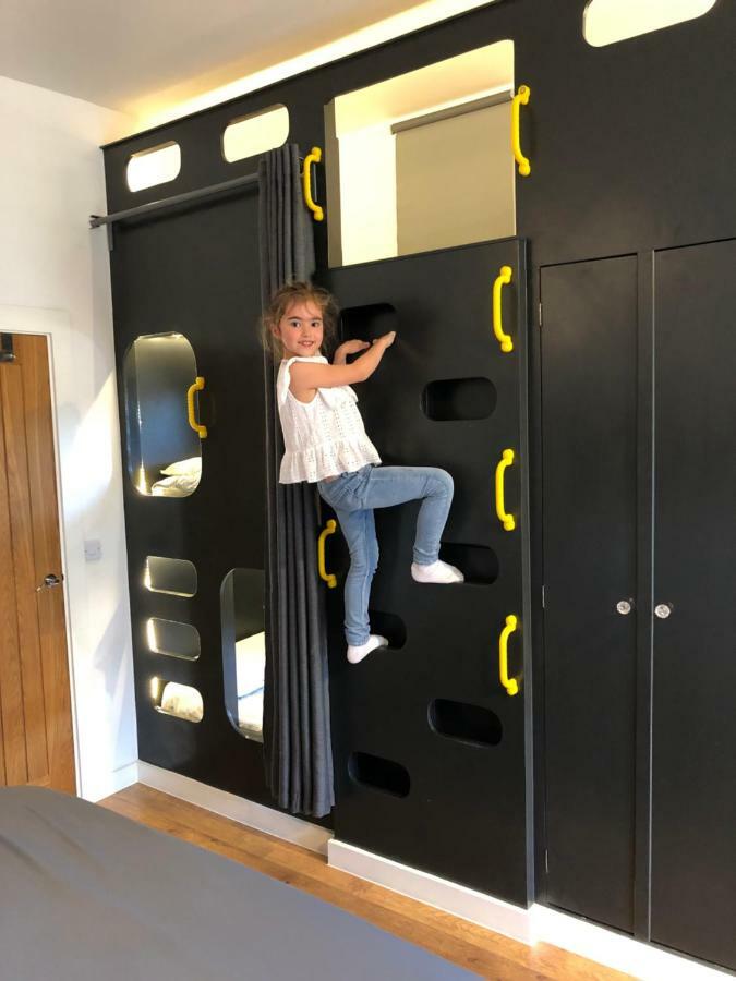 Willow Court Farm Studio South & Petting Farm, 8 Mins From Legoland & Windsor, 15 Mins From Lapland Uk المظهر الخارجي الصورة